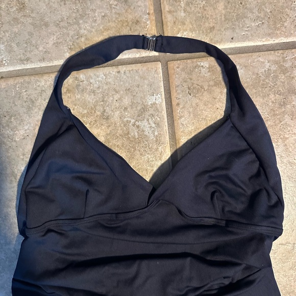 Sexy Booty Scrunch black backless bodysuit - Picture 2 of 5